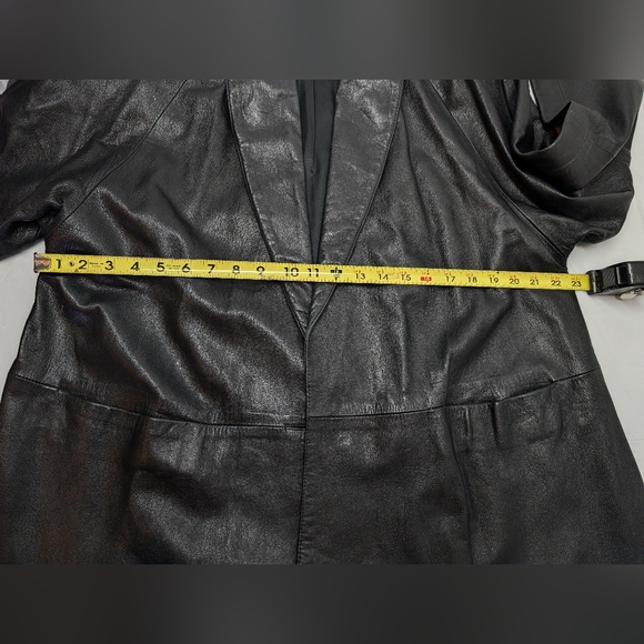 Vintage women's Hungarian Leather Jacket - Picture 10 of 10